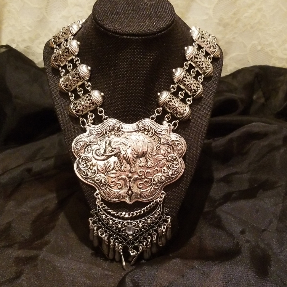 Statement necklace